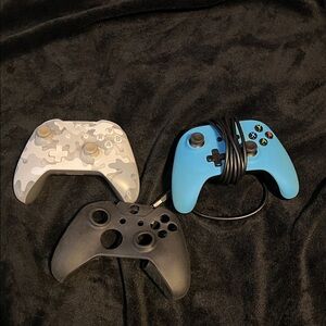 Advanced Gaming Controller Trio - Black, Blue, Gray Camo